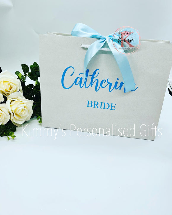 White Gift Bags with changeable ribbon